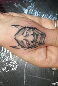 Modello di tatuaggio fingerlike bello popolare ragazza