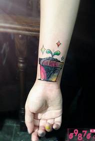 可愛的小盆栽的手腕紋身圖片