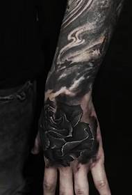 Modello di tatuaggio rosa inchiostro a mano indietro unico