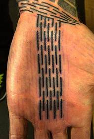 Moderns modes plaukstu totem tetovējums tetovējums