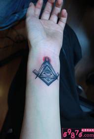 Kreativ triangel öga personlighet handled tatuering bild