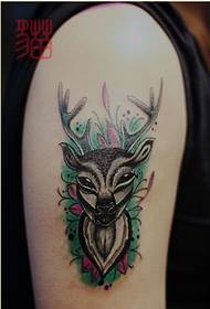 Personalità di a moda femminile di bracciu grossu per vede boni ritratti di tatuaggi di antilope di culore