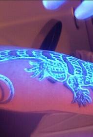 El quadre de tatuatge fluorescent de llangardaix més a la moda i brillant per a les nenes