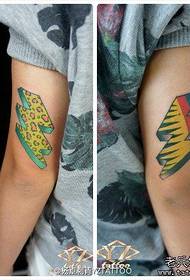 Leungeun corak tattoo pop populér