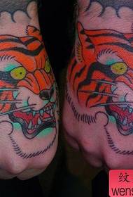 luova tiikeri pään tatuointi työ