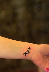 baložu tetovējuma modelis, kas piemērots sieviešu tetovējumiem
