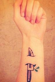 Modello tatuaggio tatuaggio coltello da polso da donna di moda per godersi l'immagine