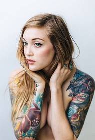 Il tatuaggio della ragazza del braccio del fiore europeo e americano funziona con le immagini