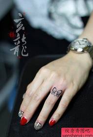 Tyttöjen sormi suosittu pieni totemi rakkaus tatuointi malli