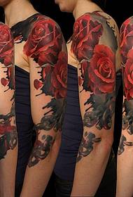Gambar lengan tato bunga mawar merah gambar
