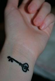 Girl wrist key tattoo pattern picture