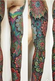 Modes valdonīgs ziedu rokas tetovējums attēla attēls