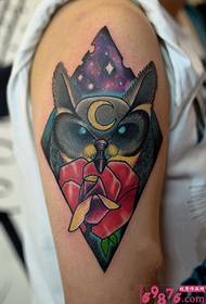 Hulagway sa malalangon nga tattoo sa owl tattoo