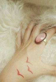 Immagine del modello del tatuaggio del gabbiano a mano
