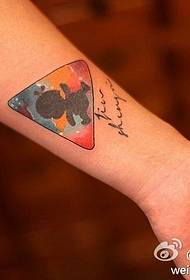 een kleurrijke kleine ster tattoo patroon