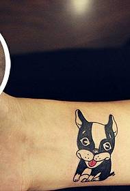 Manifestazione di tatuaggi, cunsigliatu un mudellu di tatuaggio di cucciolo di polso