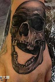 Modello tatuaggio tatuaggio a mano