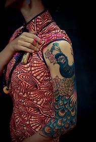 Isimbali se-beauty flower arm peacock ubuntu be-tattoo isithombe