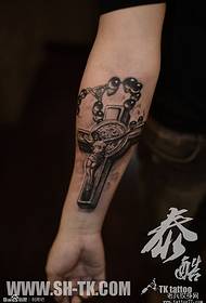 Hand cross jesus tattoo pattern