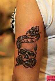 Arm python tattoo vzorec