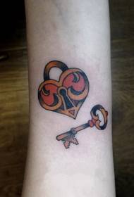 Lock and key tattoo pattern picture