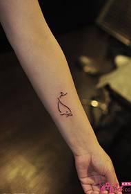 Pieni käsi söpö delfiini yksinkertainen tatuointi kuva