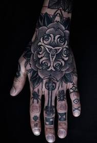 40 handunterstützte Rose Tattoo Designs