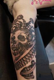 Immagini del tatuaggio del piedino del fiore del pagliaccio del cranio di personalità