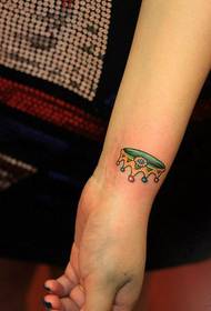La imatge del tatuatge recomana un petit patró de tatuatge de corona de canell