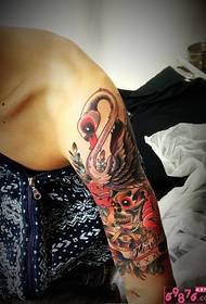 Gambar tato kepribadian lengan kalajengking Swan