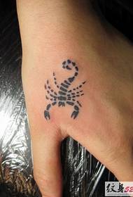 Tatuaggio di pinzette di personalità con bocca di tigre