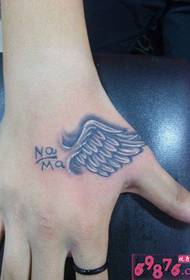 Lány kéz vissza szárnyakkal tetoválás képek