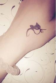 美女手部超萌可爱小猫纹身图案图片