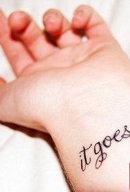 tato huruf kreatif ing tangan