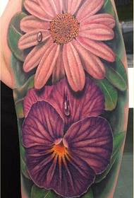 Immagine di modello di tatuaggio fiore carino personalità braccio