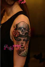 Lány kar uralkodó koponya 妓 tetoválás képek