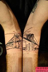 Χέρι ειδικό μοτίβο τατουάζ γέφυρα στυλ
