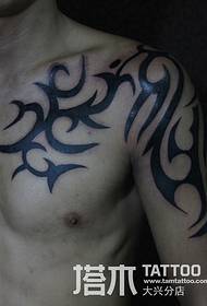 Tatuatge de mitja armadura de tòtem total masculí