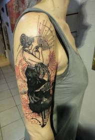 Geisha dubh mór le patrún tattoo dearg