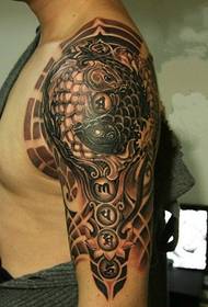 Dominante tatuaje de brazo de calamar tai yin y yang