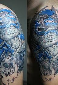 Immobil Ming Wang hosszú félpáncél tetoválás tetoválás