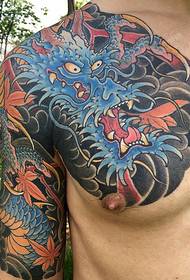 Klassisk gammal traditionell färgad halvarmad dragon tatuering mönster