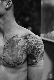 Modello di tatuaggio a mezzo paesaggio molto bello