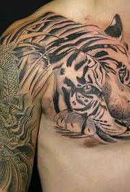 Padrão de tatuagem de tigre meia armadura super arrogante