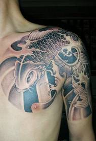 Klasikong guwapong kalahating armadong tattoo