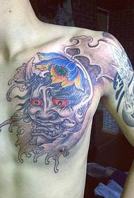 Due disegni di tatuaggio a mezzo busto con maschile