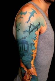 Цветна боја боја рака чекан ајкула тетоважа слика во длабоко море