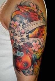 Великий барвистий малюнок татуювання риби Кой