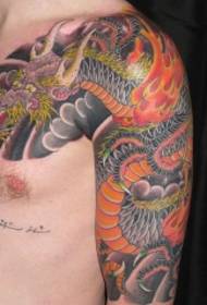 Patrón de tatuaxe de home pintado a medio blindar