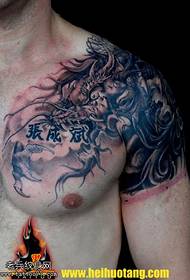 'N Halwe Chinese tradisionele inkleurpatroon van Xianglong-tatoeëring